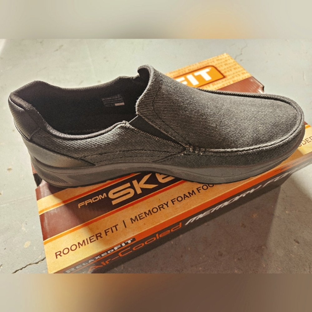 Grey Mens sketchers 11.5